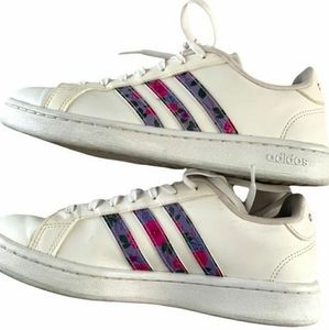 Adidas flower 3 striped shoes.